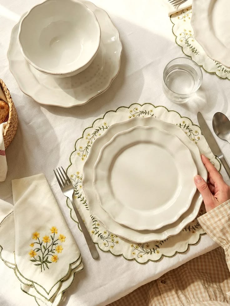 Everyday table setting