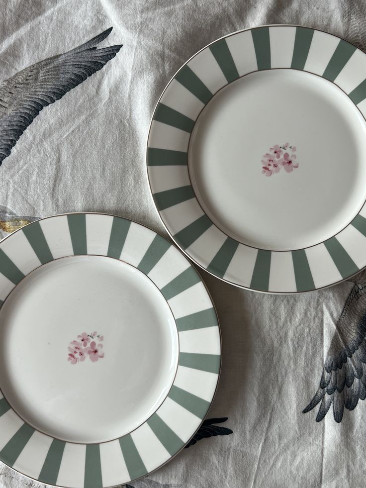 Everyday dining tableware