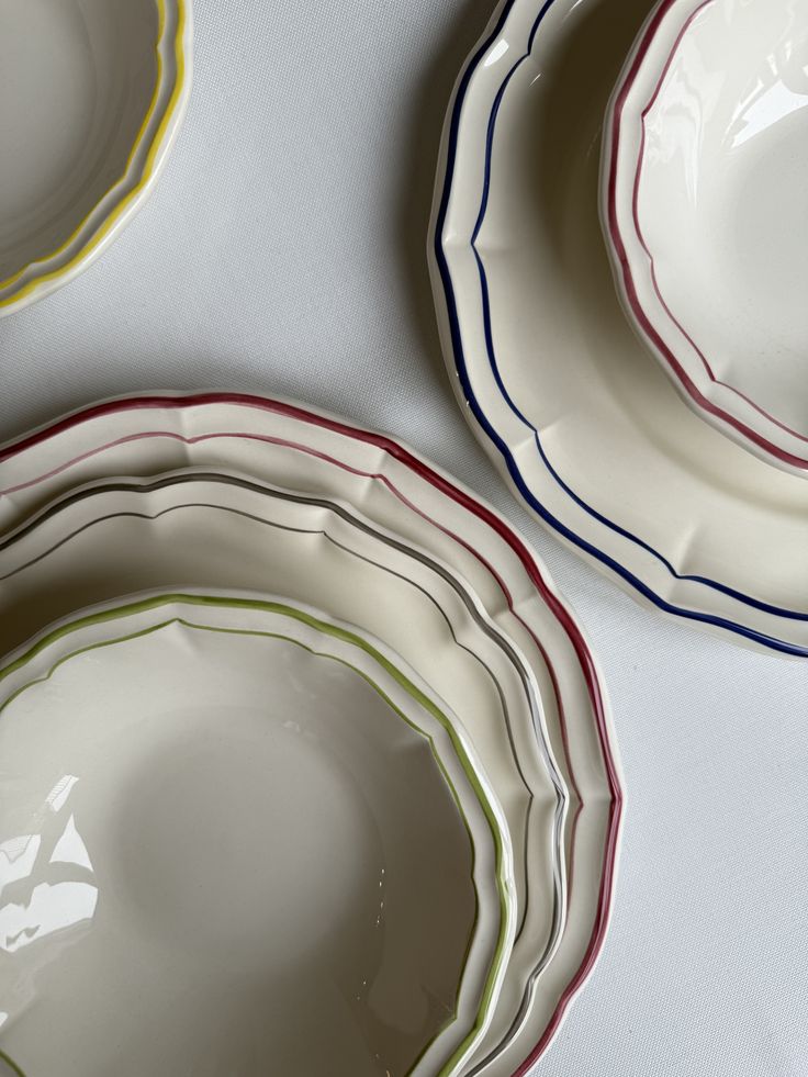 Serving bowls and tableware